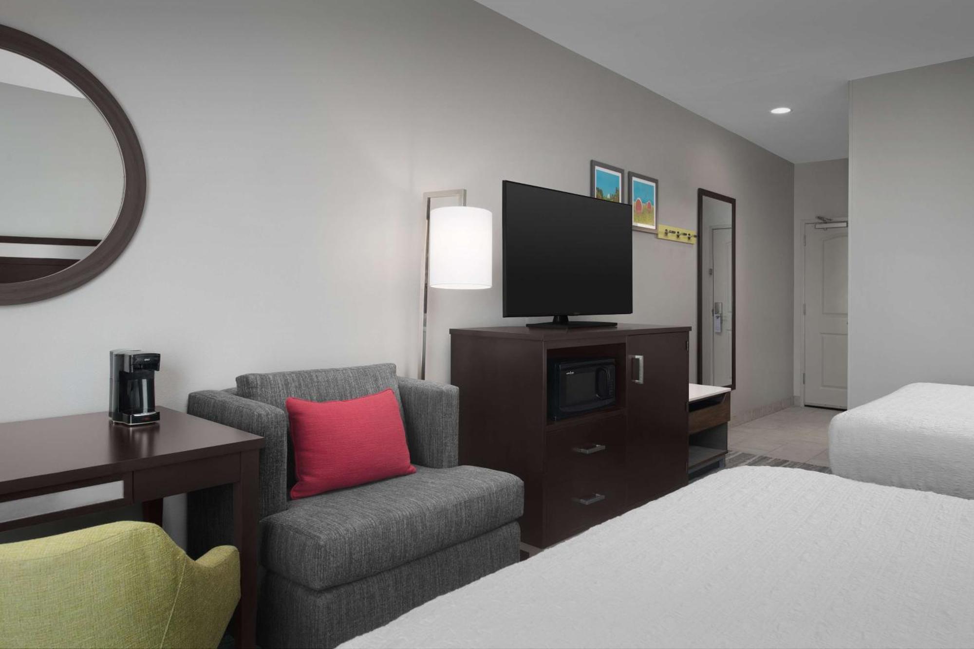 Hampton Inn סטייטסבורו מראה חיצוני תמונה