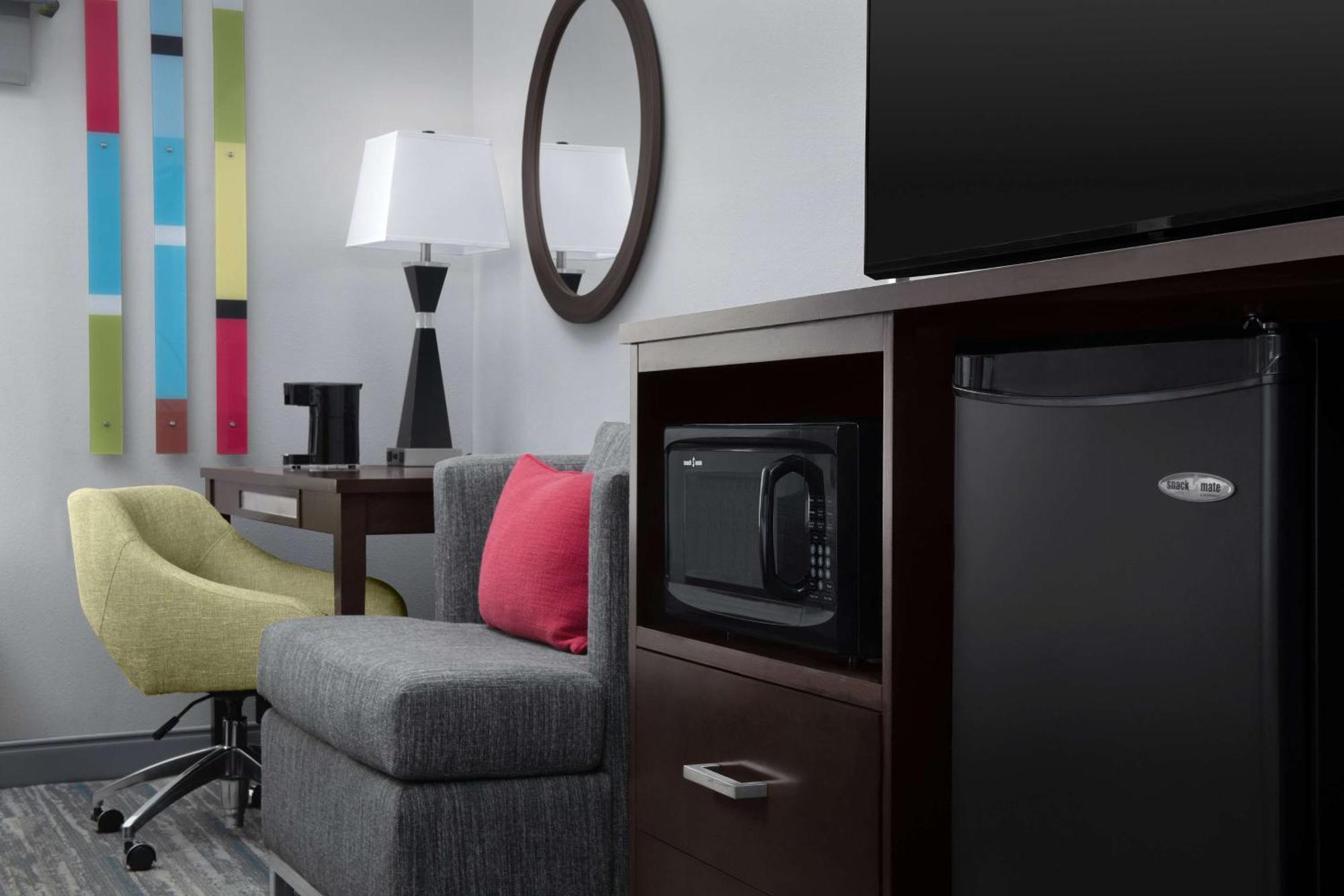 Hampton Inn סטייטסבורו מראה חיצוני תמונה